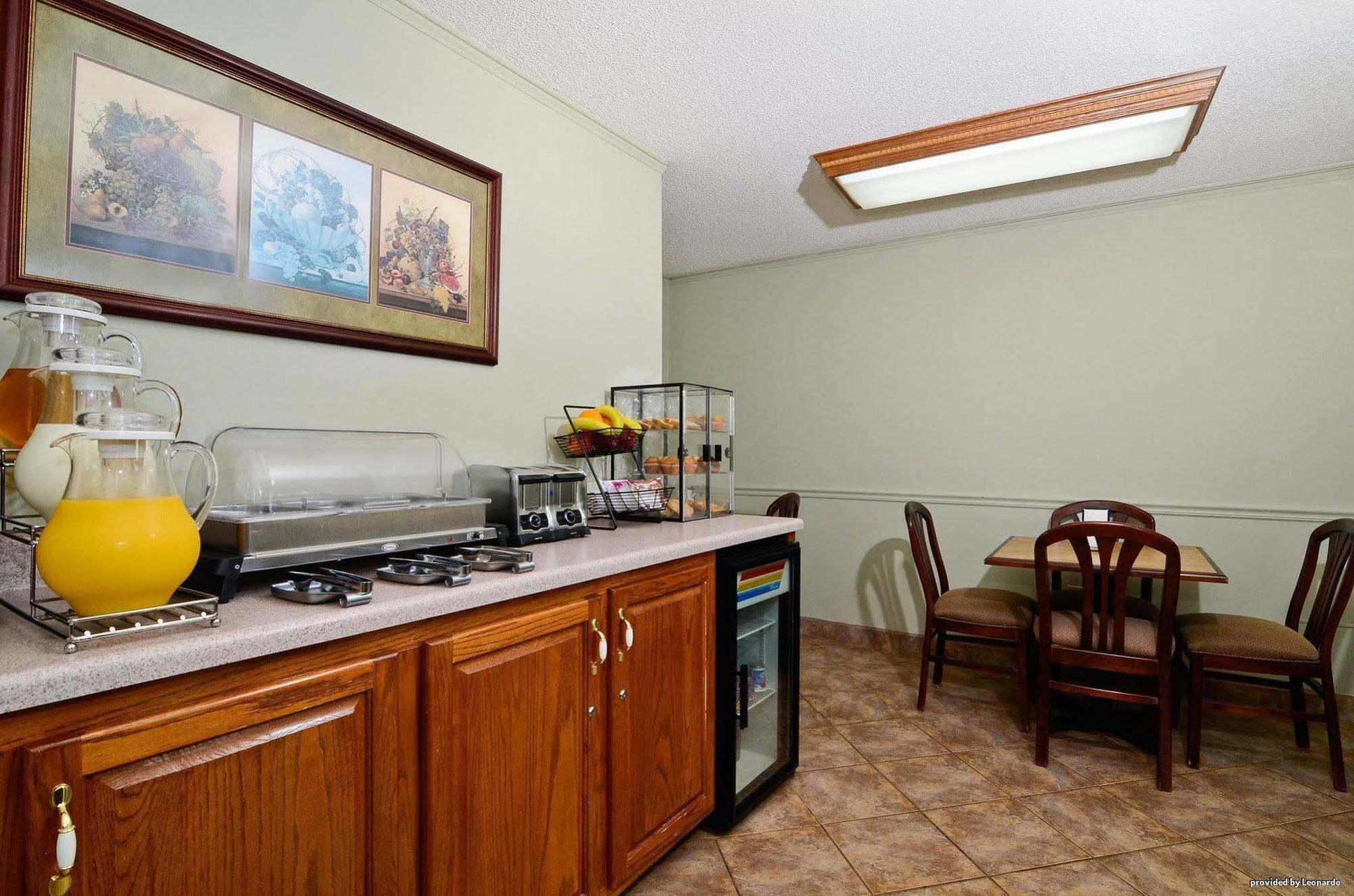 Econo Lodge Ripley Restaurant foto